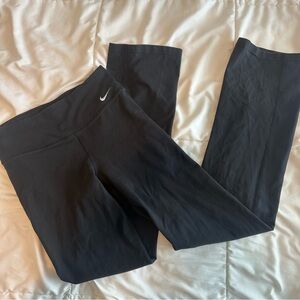 Nike Flare Leggings